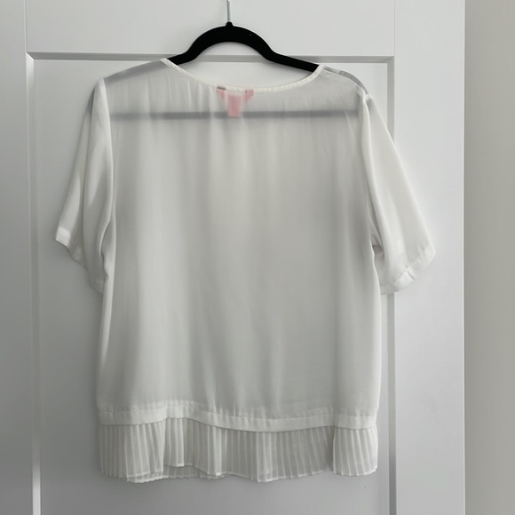 Joe Fresh white top with pleated detail​​​​​​​​​​​​​ - Picture 4 of 4